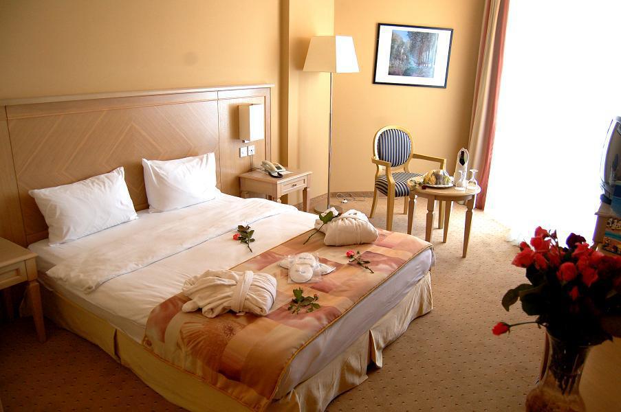 Salamis Bay Conti Hotel Agios Sergios Szoba fotó