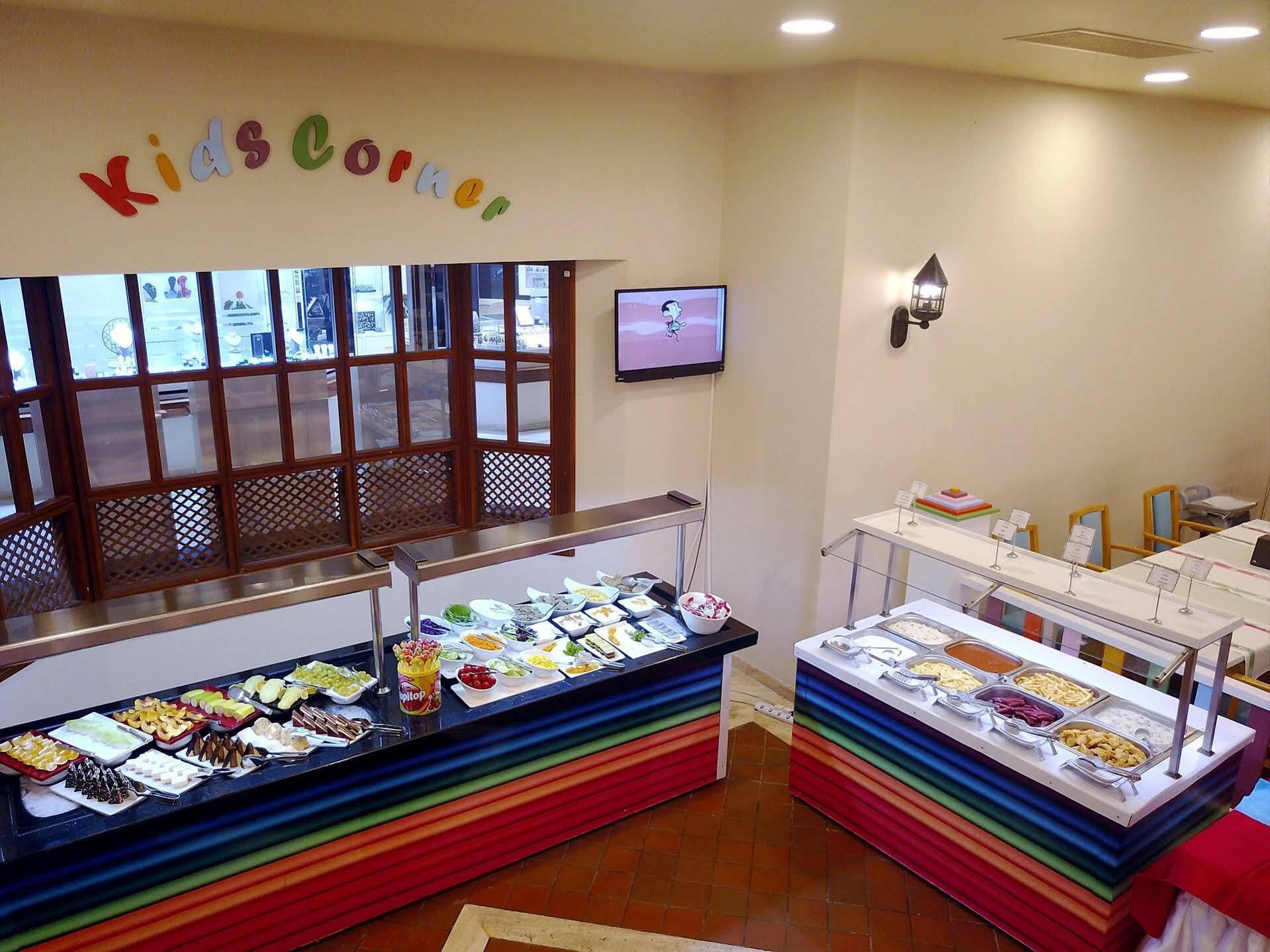Salamis Bay Conti Hotel Agios Sergios Kültér fotó